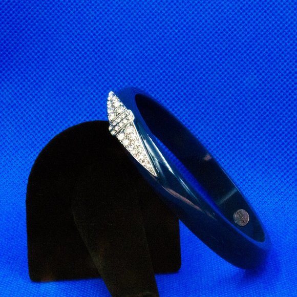 LULU FROST BLUE RESIN & CRYSTAL BANGLE - JBYOCL1 - Picture 2 of 3